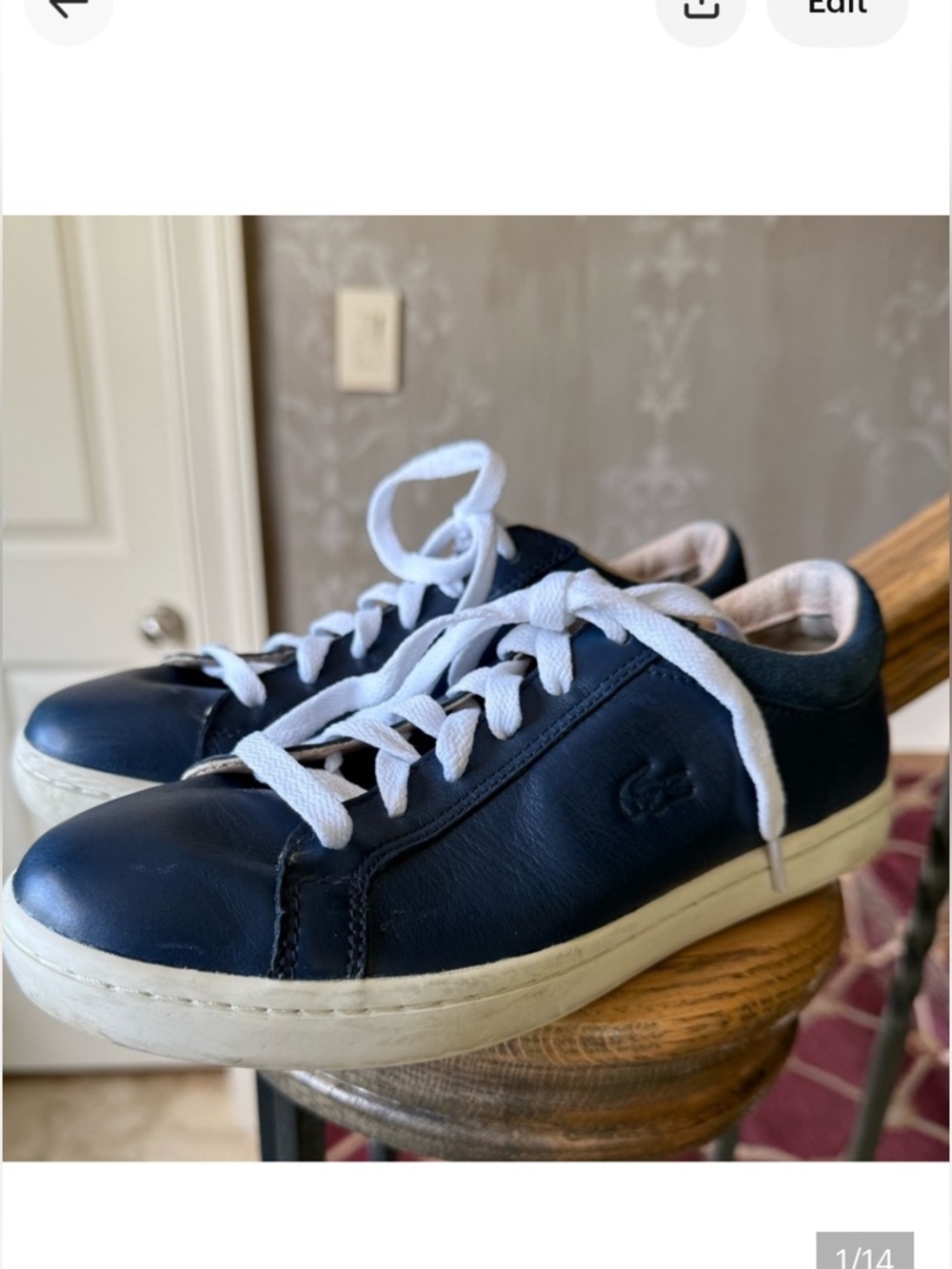 Lacoste ladies, leather, navy sneaker very good condition size 7 new laces